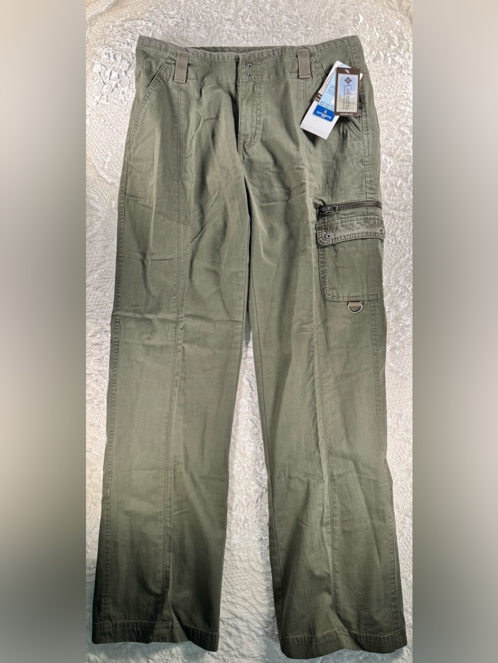 NWT Straight-Leg Cargo Pants in Olive Green for Women